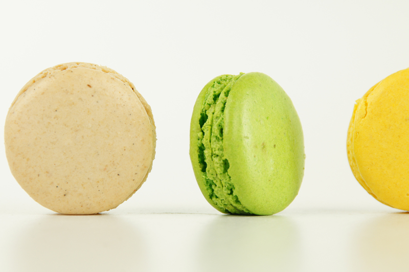 trois macarons vue de proche